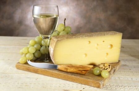 Fiano di Avellino, l’Irpinia nel calice. Fiano di Avellino, l’Irpinia nel calice.